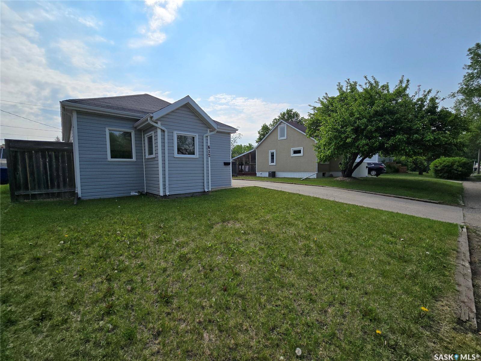 612 3rd STREET SE, Weyburn, SK S4H 2E1