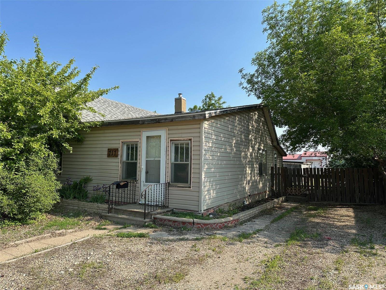 717 4th STREET, Estevan, SK S4A 0V6