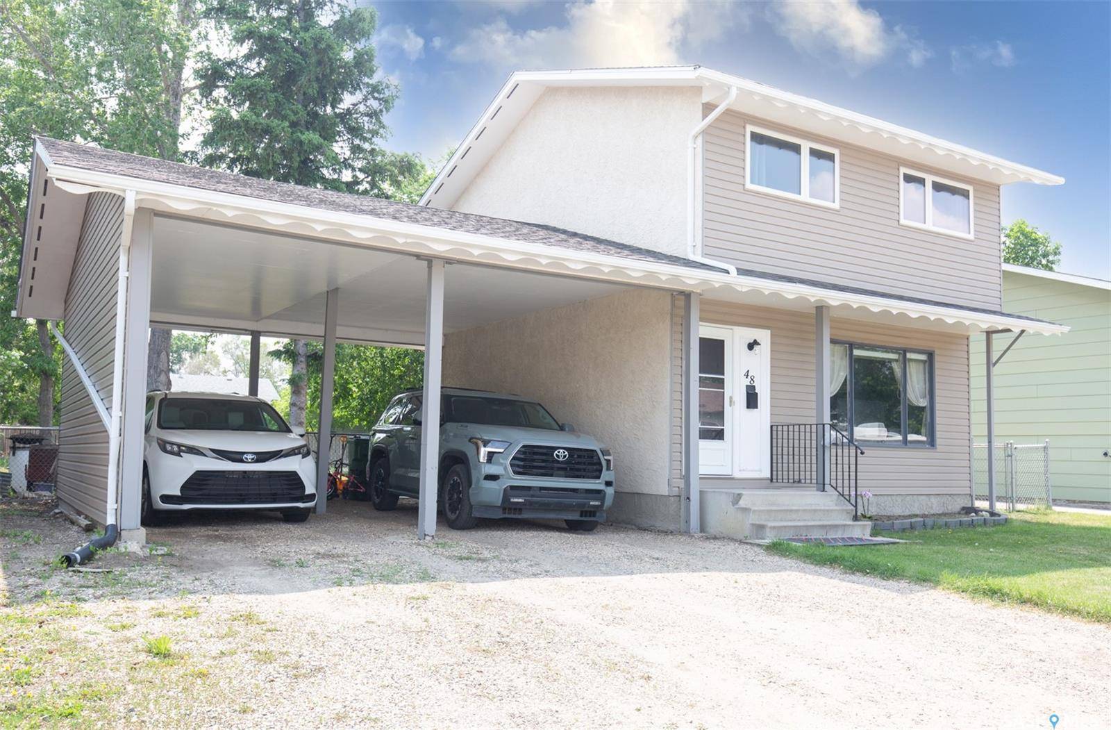 Moose Jaw, SK S6J 1A4,48 Buttercup CRESCENT NW