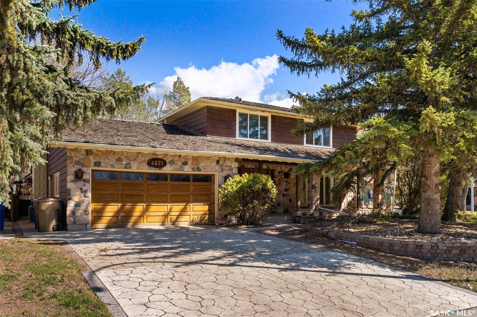 4221 Hillsdale STREET, Regina, SK S4S 3Y9