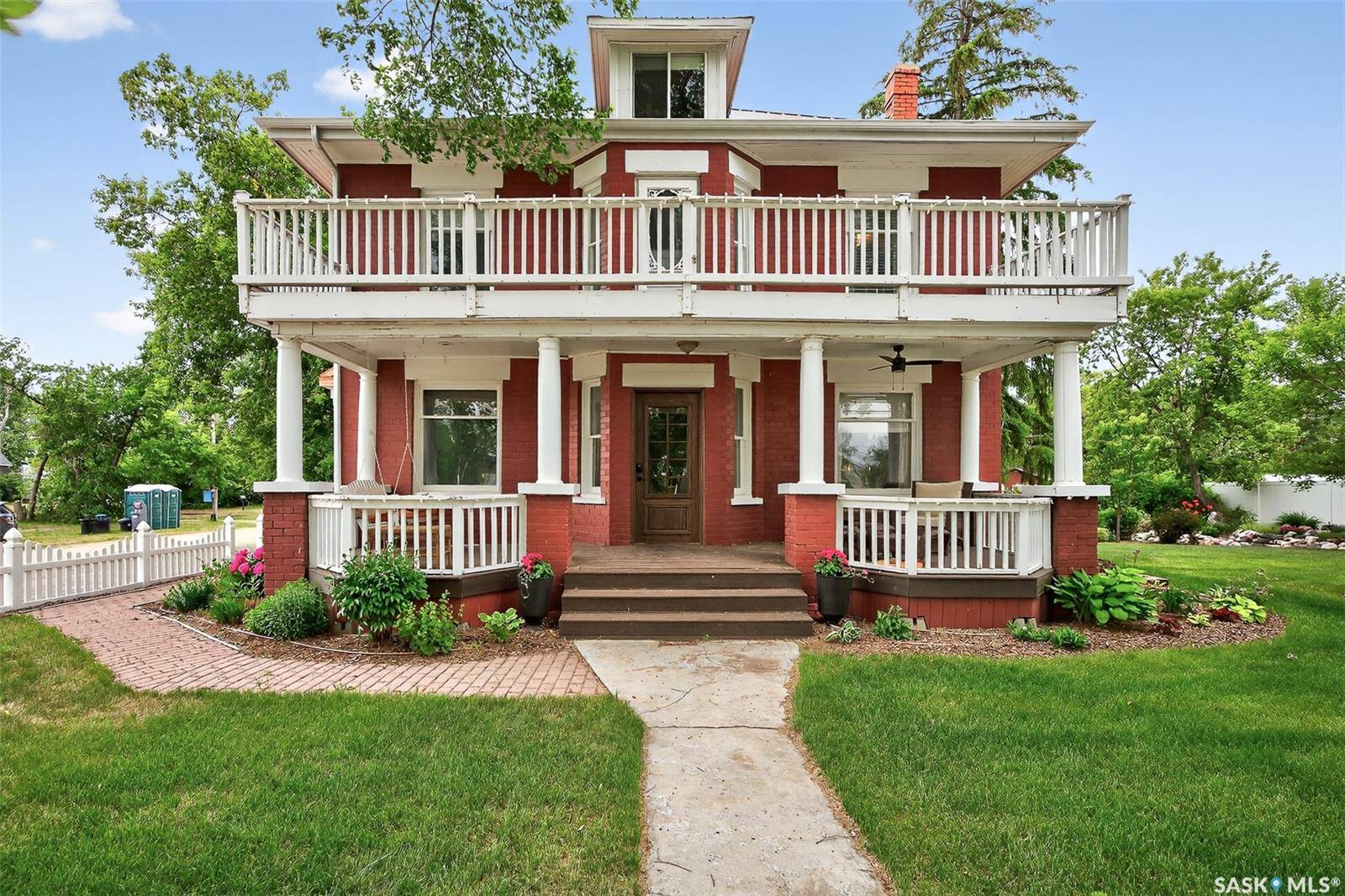 Mortlach, SK S0H 3E0,204 Rose STREET