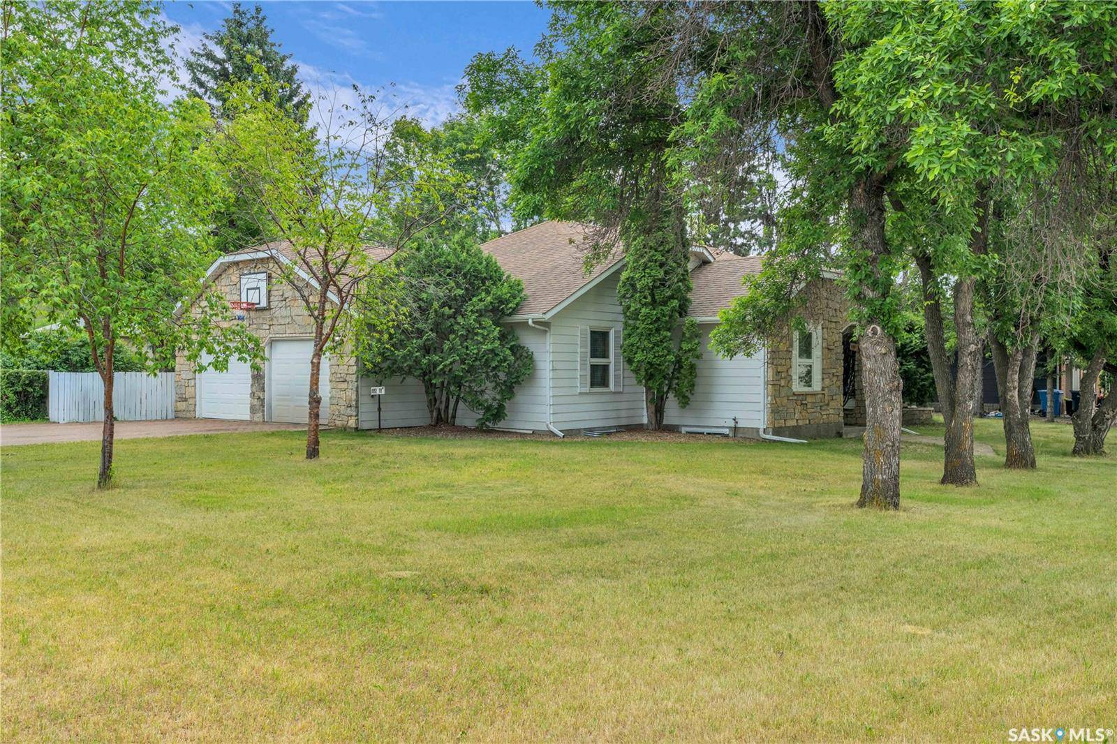 North Battleford, SK S9A 3S9,1092 111th STREET