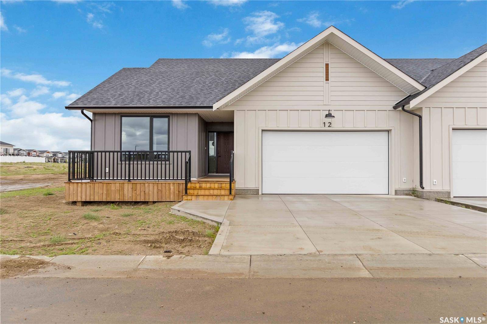Saskatoon, SK S7V 0P5,105 Hathway CRESCENT #25
