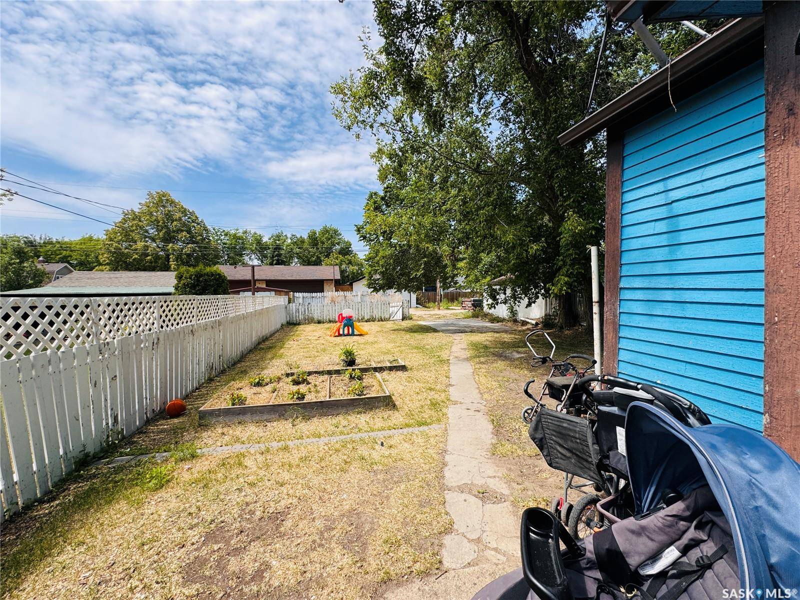 Saskatoon, SK S7L 2A6,1305 G AVENUE N