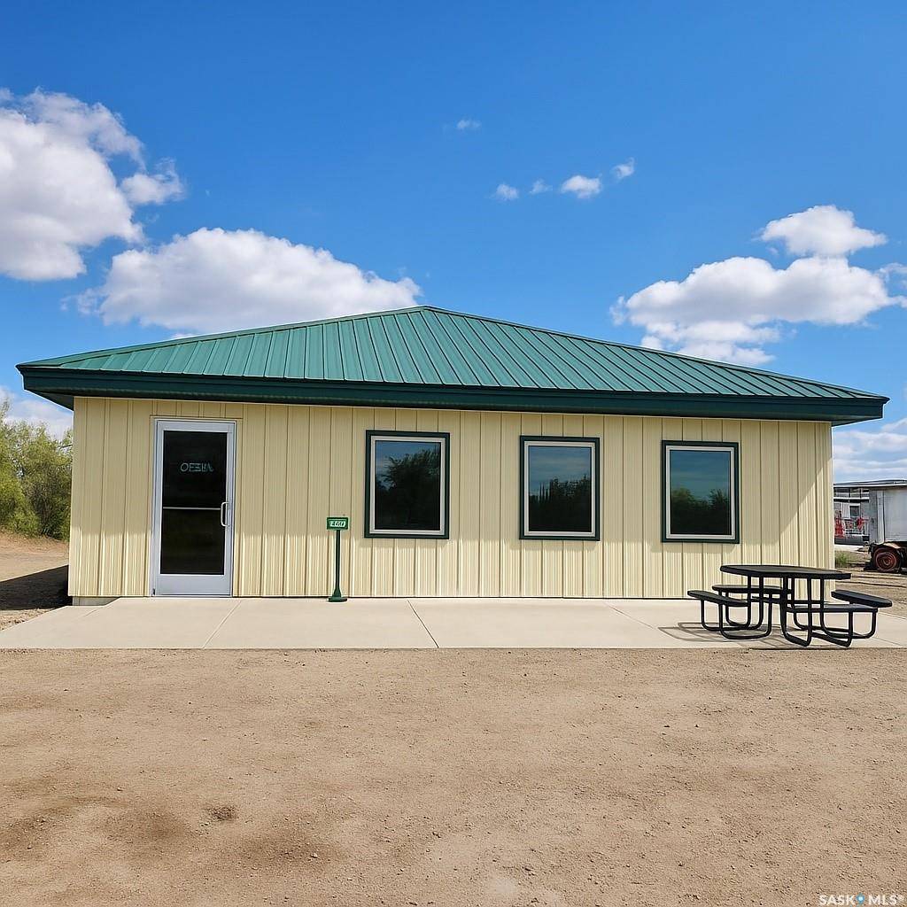 115 21 HIGHWAY N, Leader, SK S0N 1H0