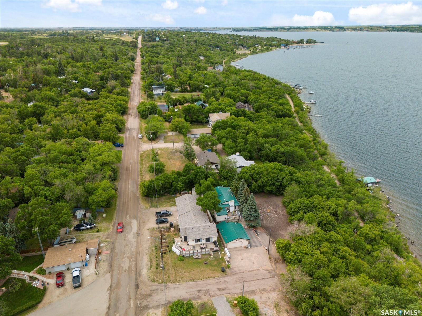 461 13th STREET E, Regina Beach, SK S0G 4C0