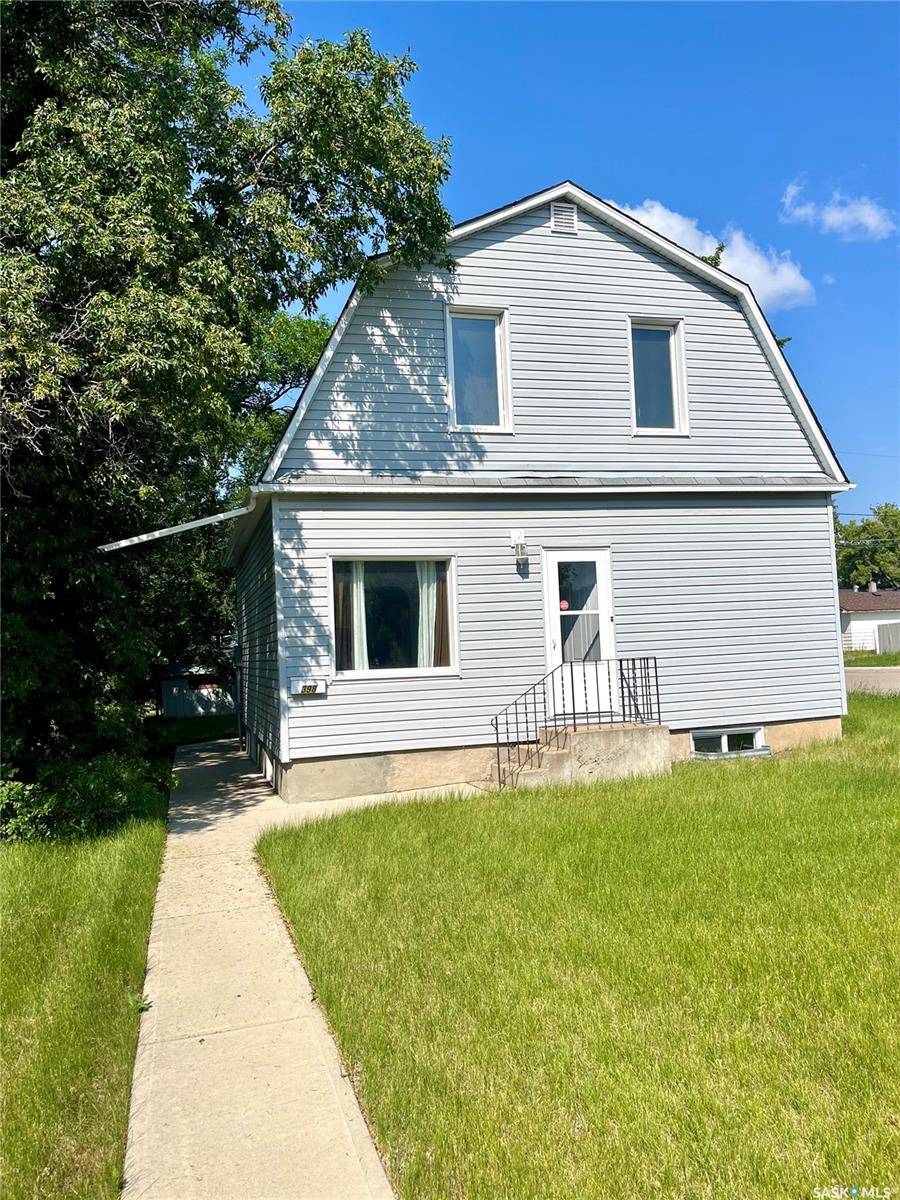 Swift Current, SK S9H 0Z9,398 8th AVENUE NW
