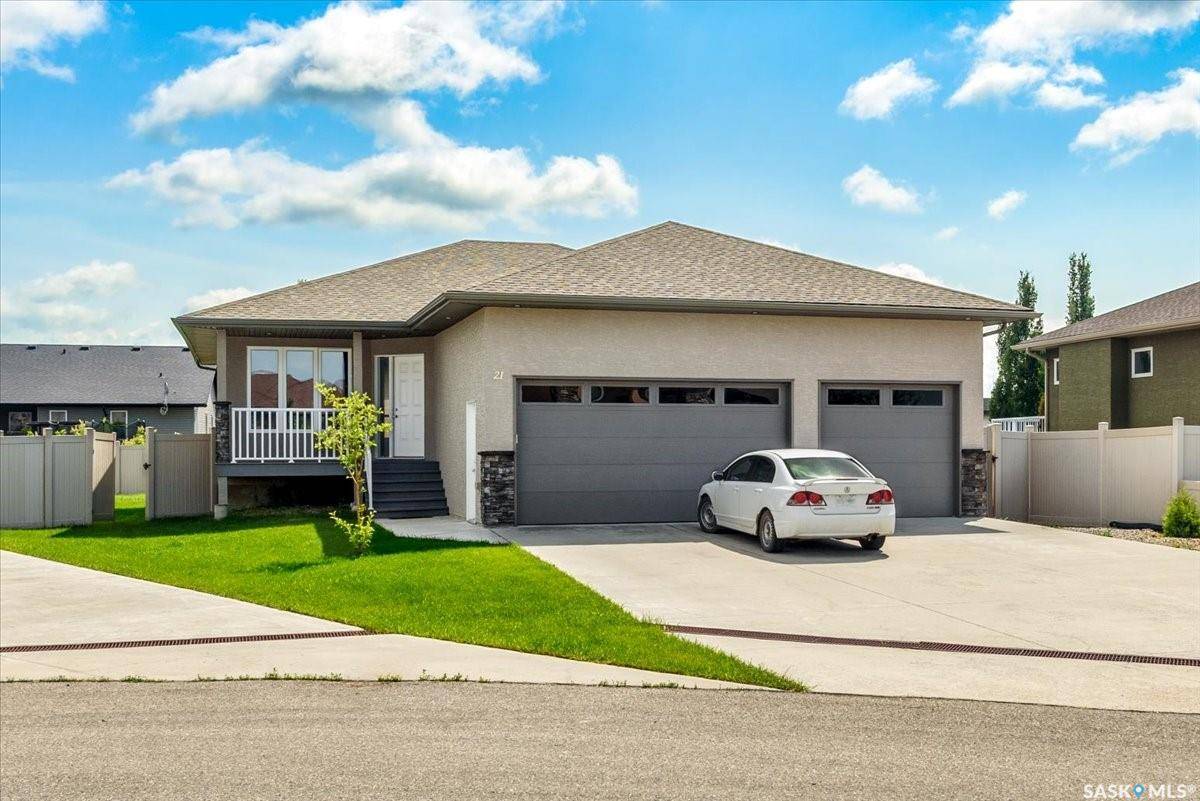 21 Dawn BAY, White City, SK S4L 0A1