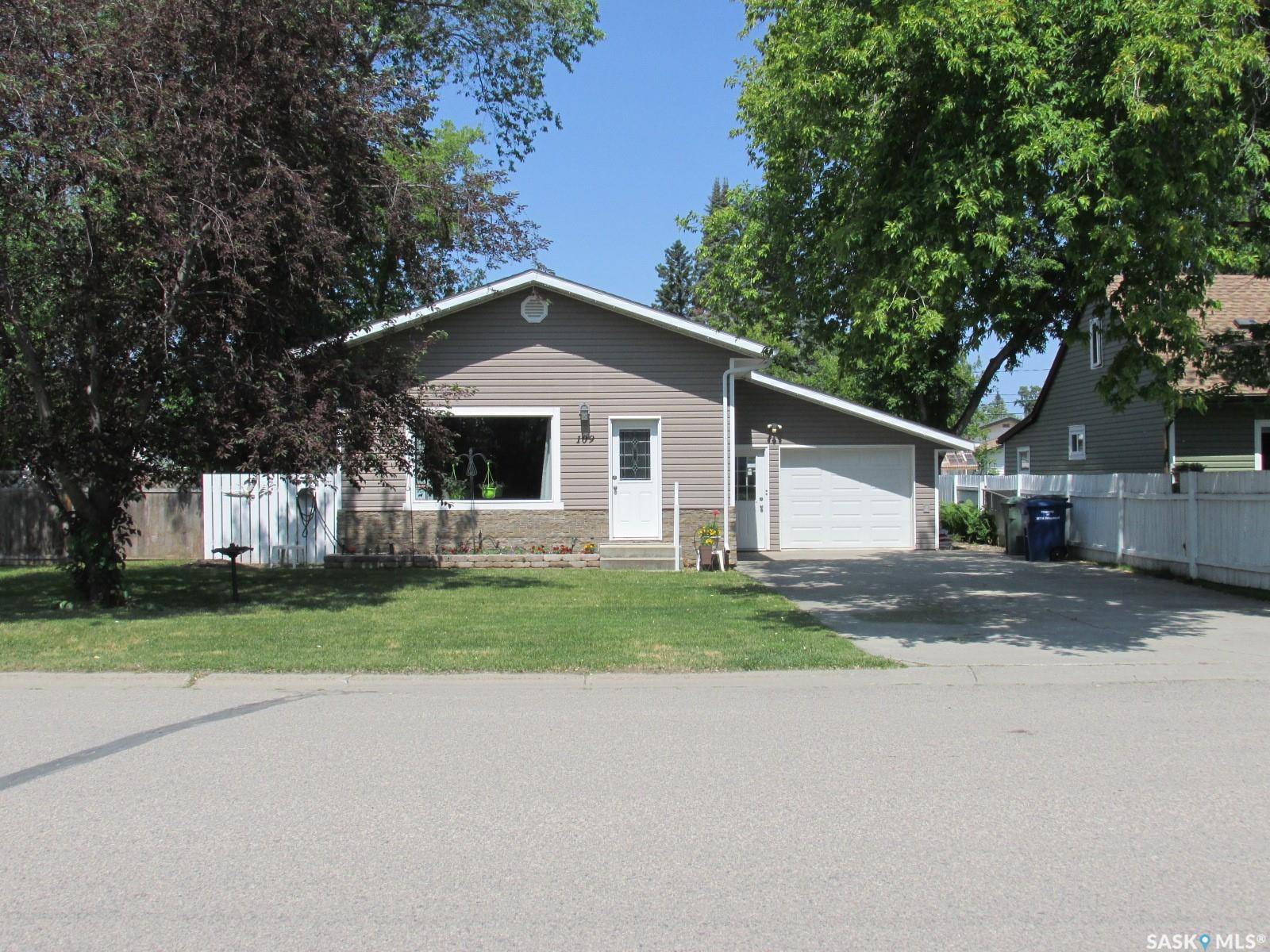 Nipawin, SK S0E 1E0,109 7th AVENUE E