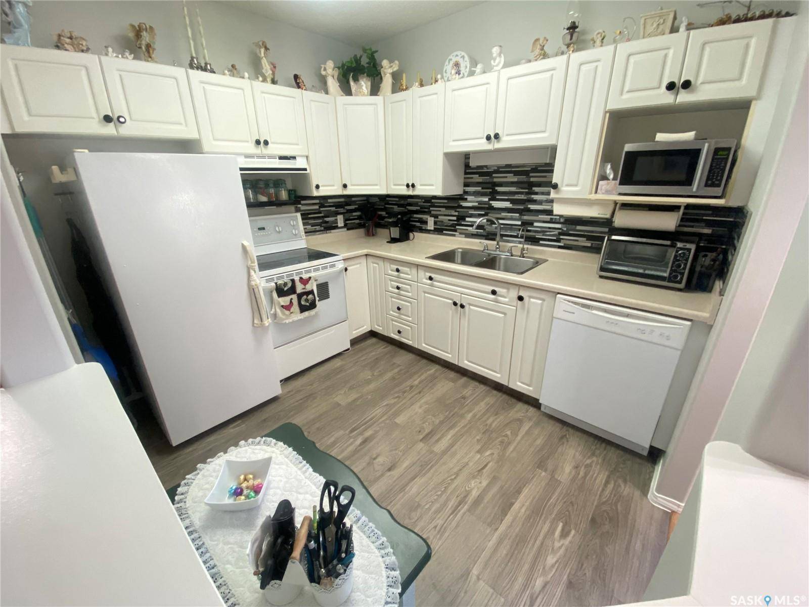 Yorkton, SK S3N 4B6,57 Russell DRIVE #101