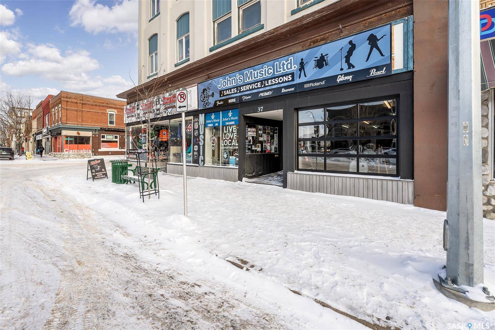 Moose Jaw, SK S6H 0V8,37 Main STREET N