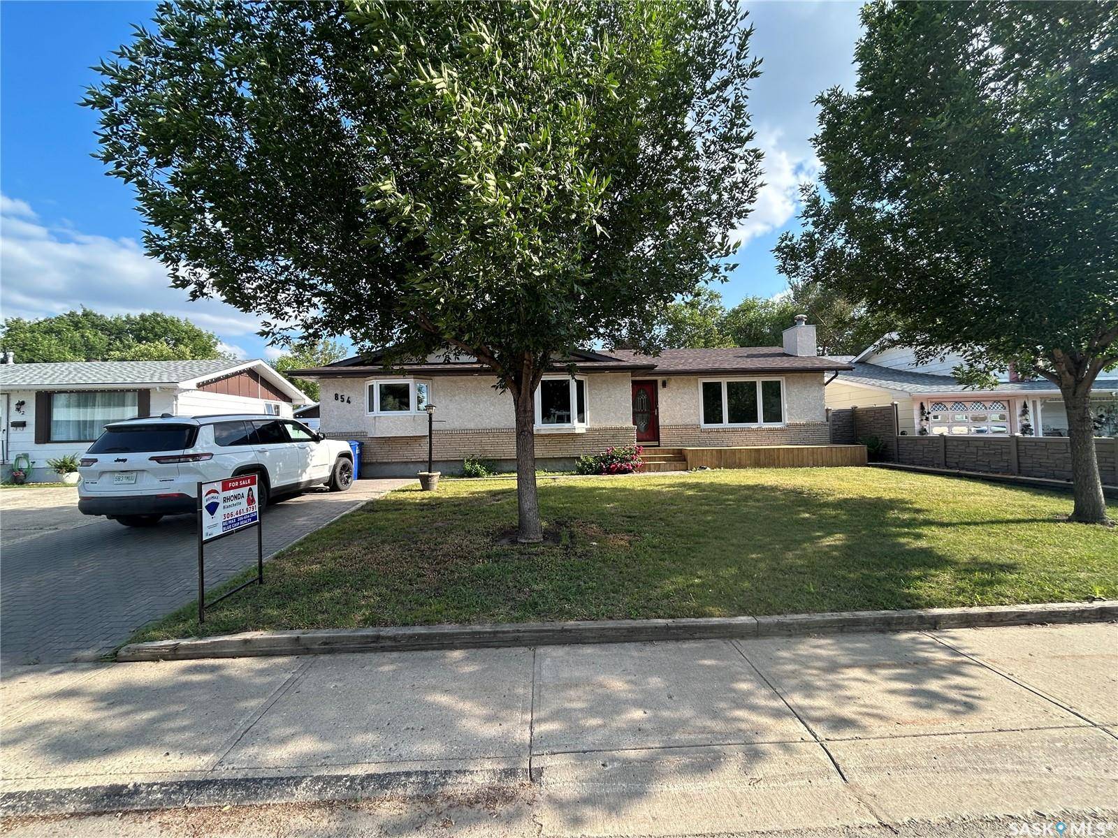 Estevan, SK S4A 1J9,854 Smith STREET