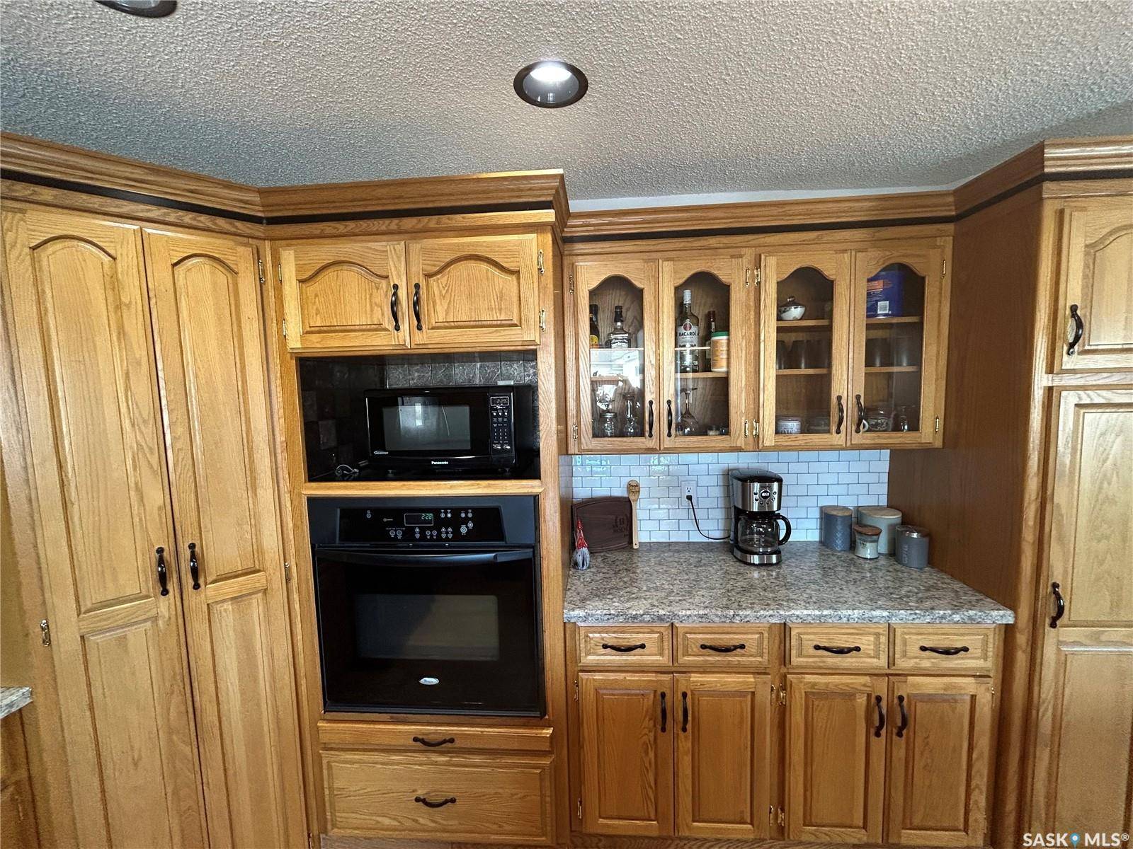 Estevan, SK S4A 1J9,854 Smith STREET