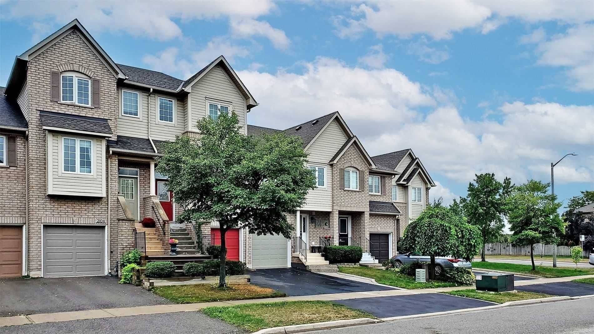Oakville, ON L6M 3X1,2106 Glenhampton RD