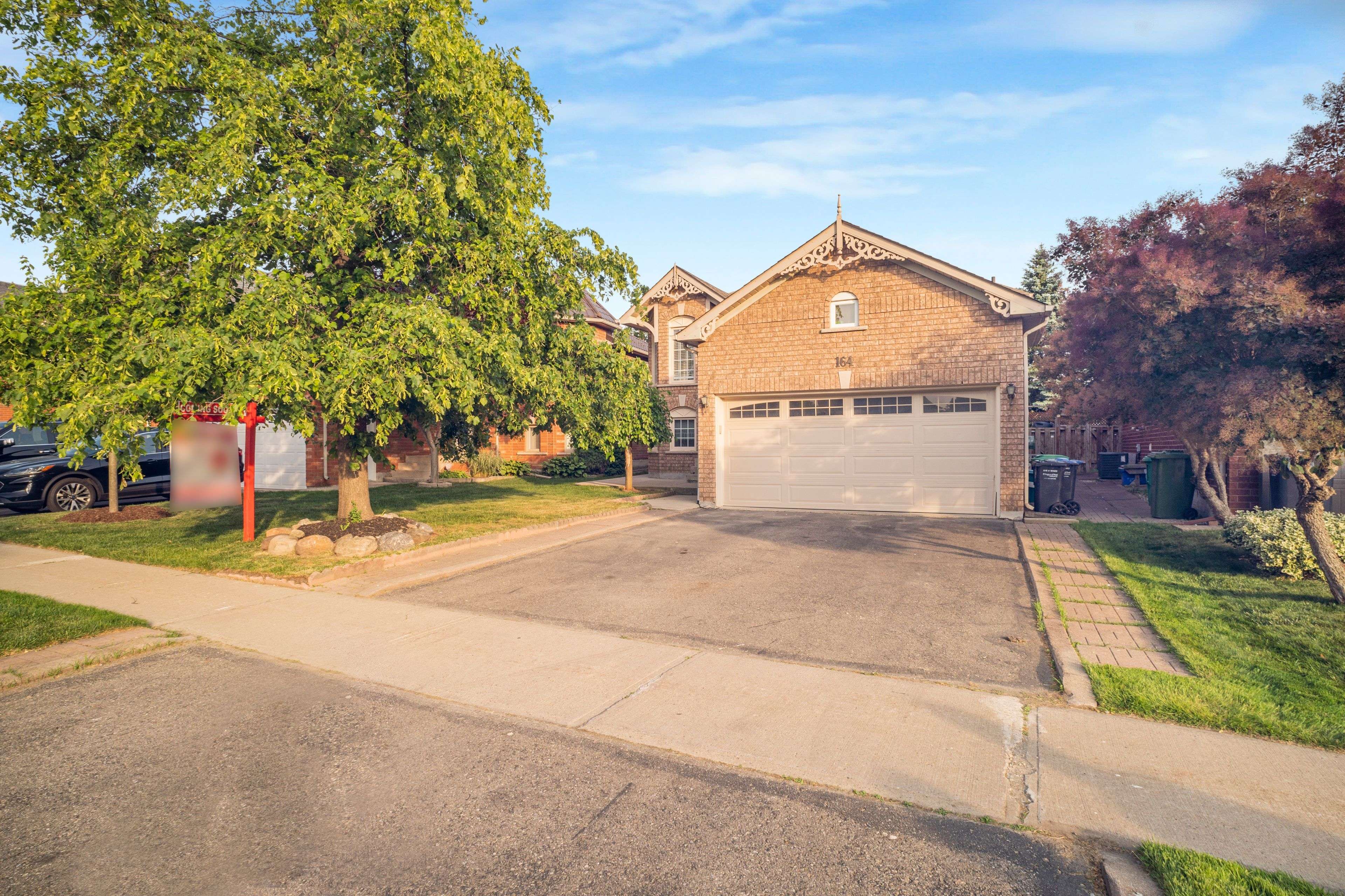 164 Royal Valley DR, Caledon, ON L7C 1B7