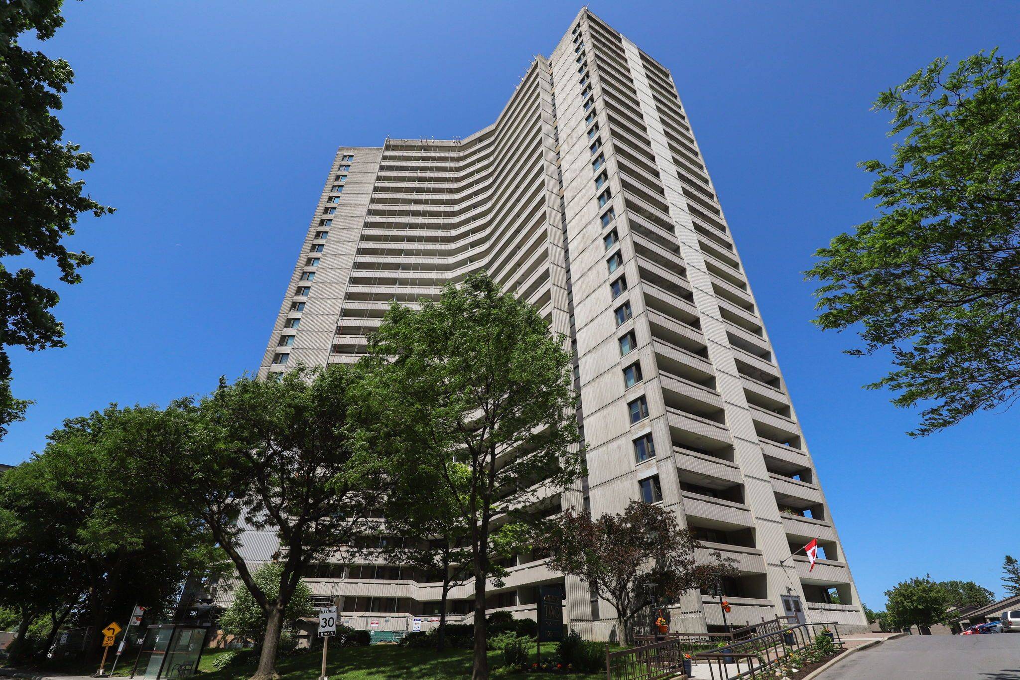 1171 Ambleside DR #1002, Woodroffe, ON K2B 8G6