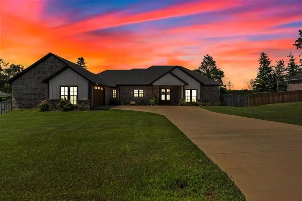 Lindale, TX 75771,18329 Timber Oaks Drive