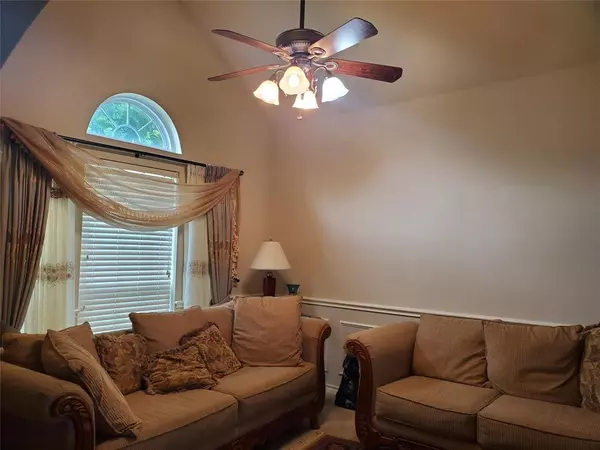 Lewisville, TX 75067,425 Jenkins Lane