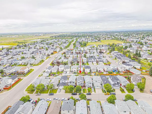 Calgary, AB T1Y 7E8,28 Los Alamos CRES NE