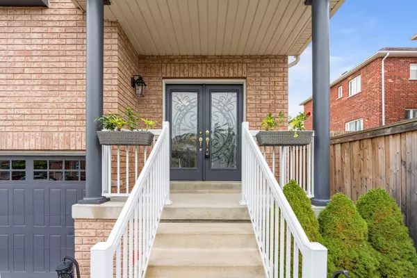 Oshawa, ON L1K 0W1,898 Groveland AVE
