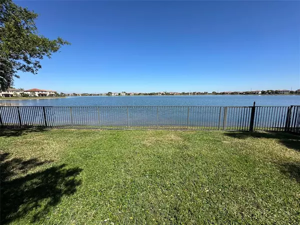 9751 Blue Isle Bay, Parkland, FL 33076