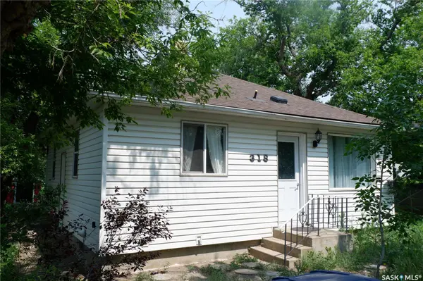 318 4th AVENUE W, Assiniboia, SK S0H 0B0
