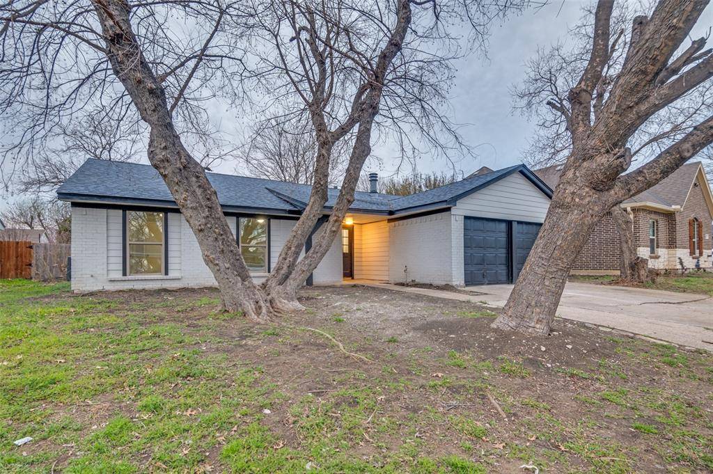 2323 Brookdale Drive,  Arlington,  TX 76014