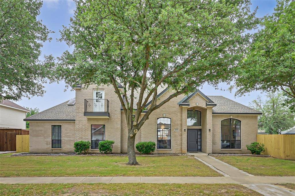 2735 Water Oak Drive, Grand Prairie, TX 75052