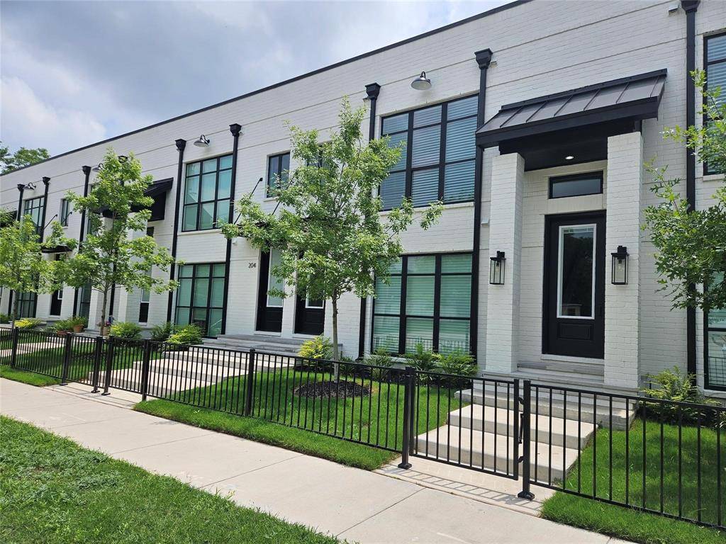 408 Dr Martin Luther King Jr Boulevard #201, Waxahachie, TX 75165