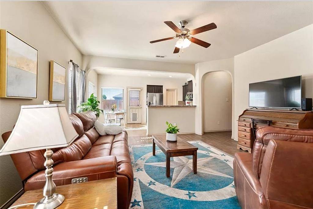 Krum, TX 76249,5117 Meadow Lane