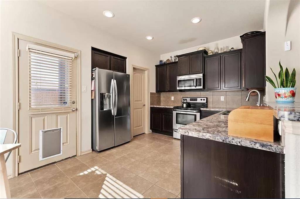 Krum, TX 76249,5117 Meadow Lane