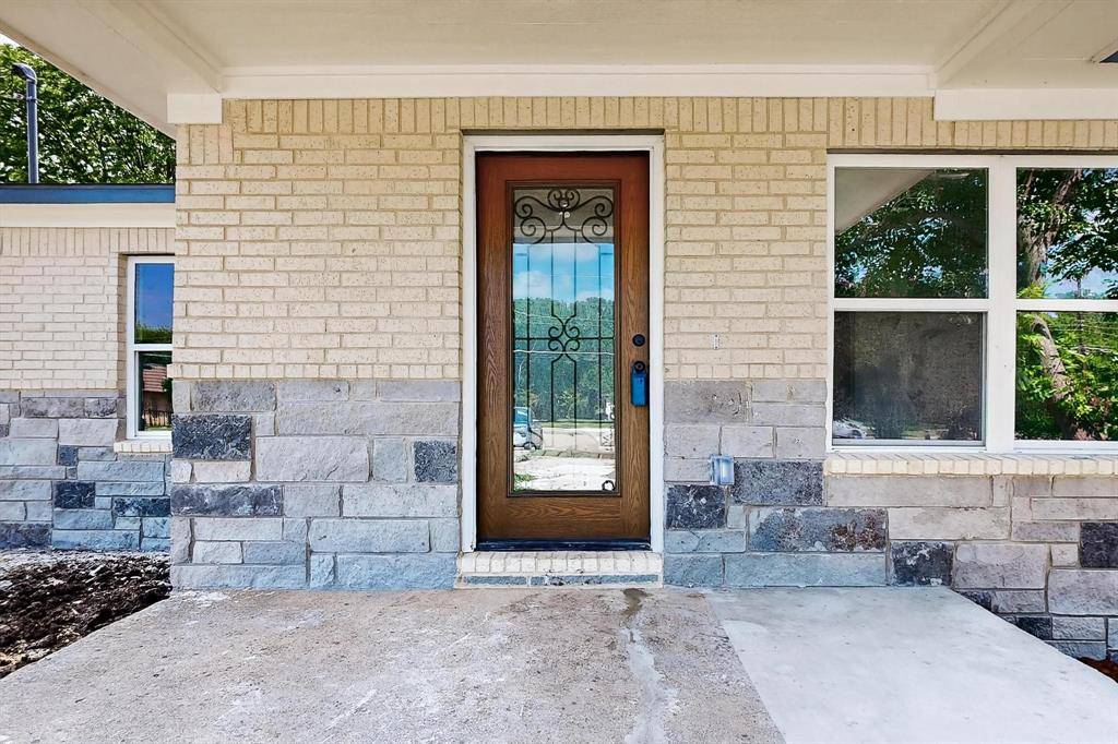 Dallas, TX 75217,2018 N Saint Augustine Drive