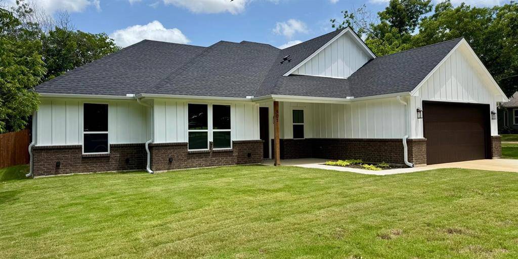 Grandview, TX 76050,507 S 4th Street