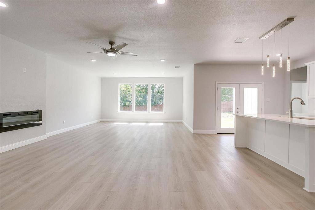 Grandview, TX 76050,507 S 4th Street