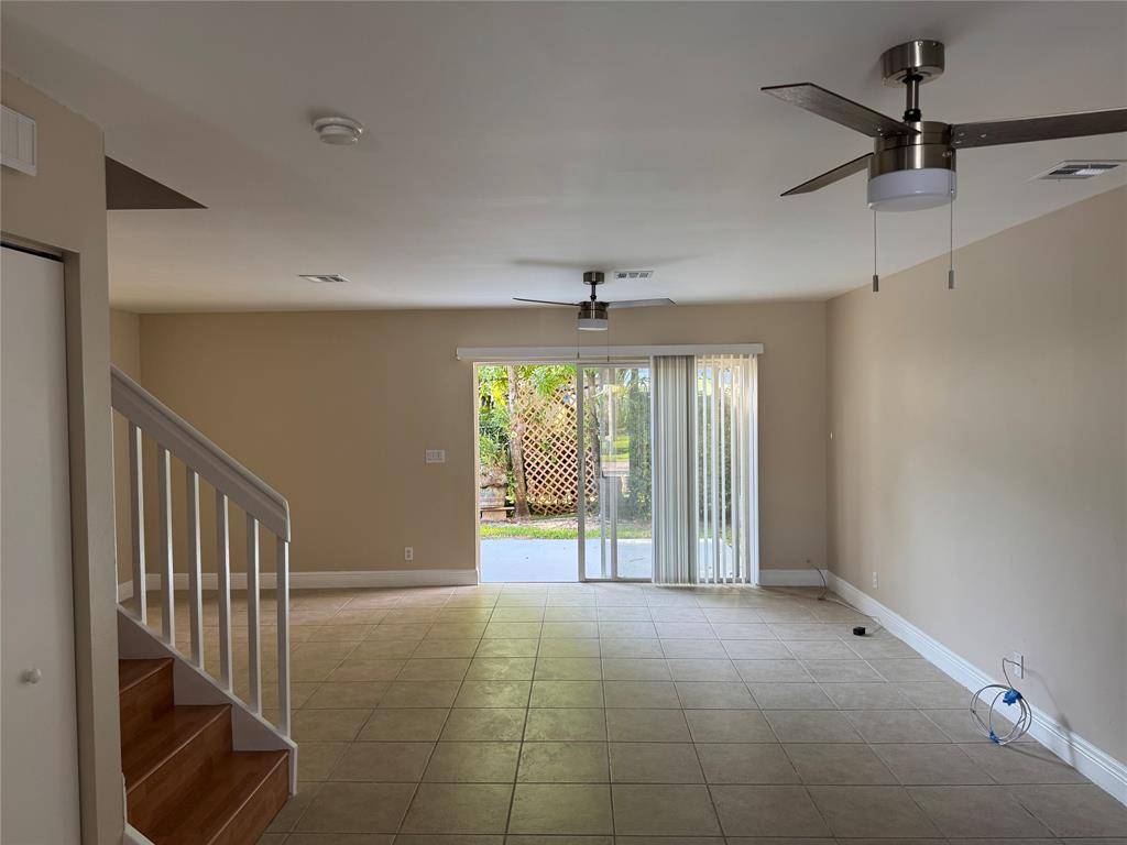 Deerfield Beach, FL 33442,[StreetName,UnitNumber,StreetNumber,StreetDirPrefix]