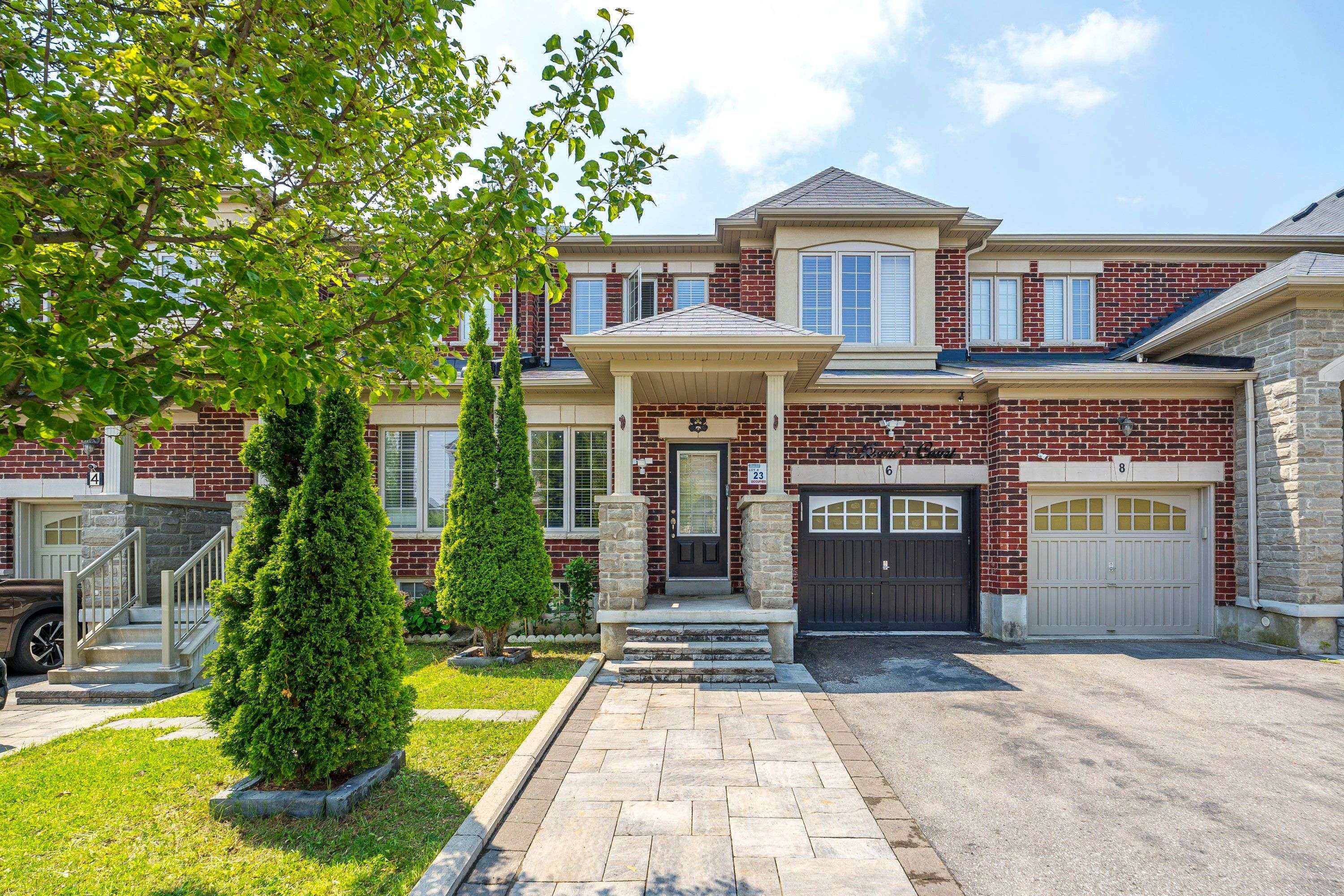 Markham, ON L6B 0V7,6 Moore's CT