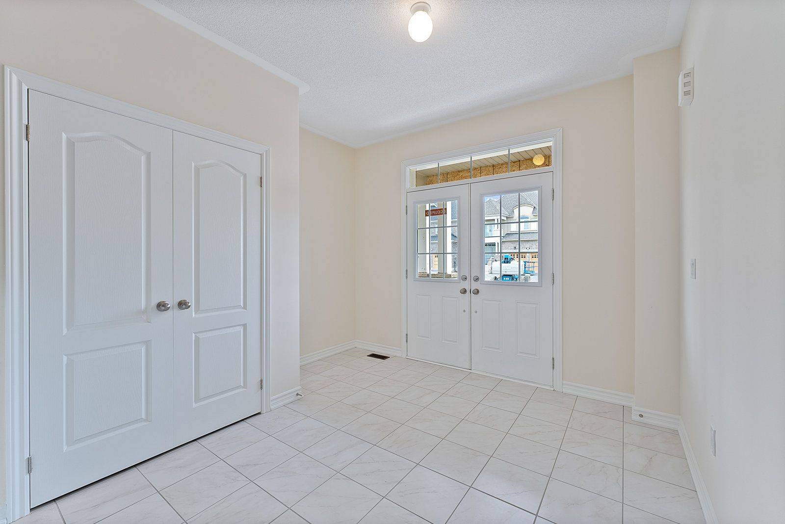 Georgina, ON L0E 1R0,166 Hawkins ST