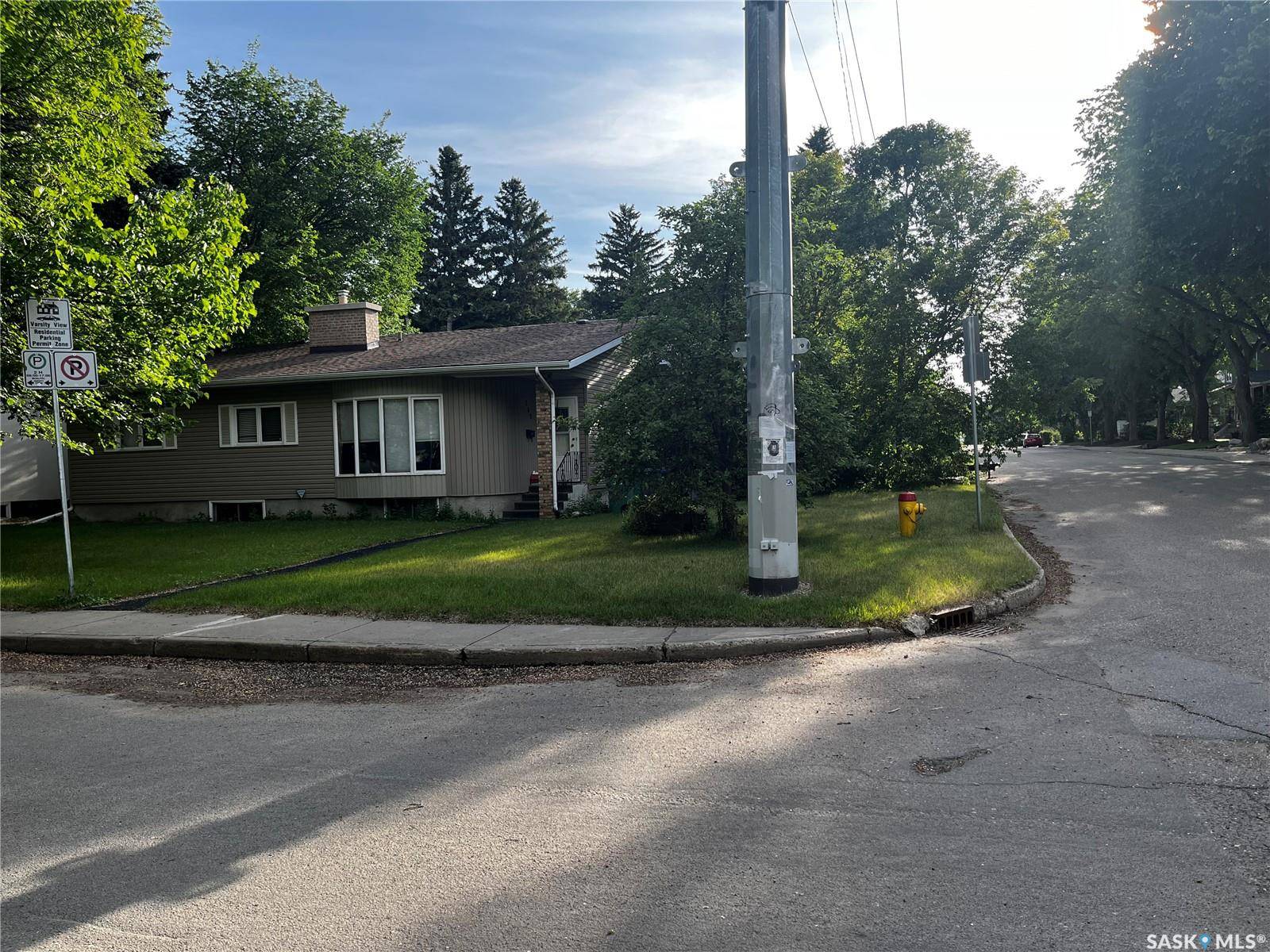 302 McKinnon AVENUE S, Saskatoon, SK S7N 1J5