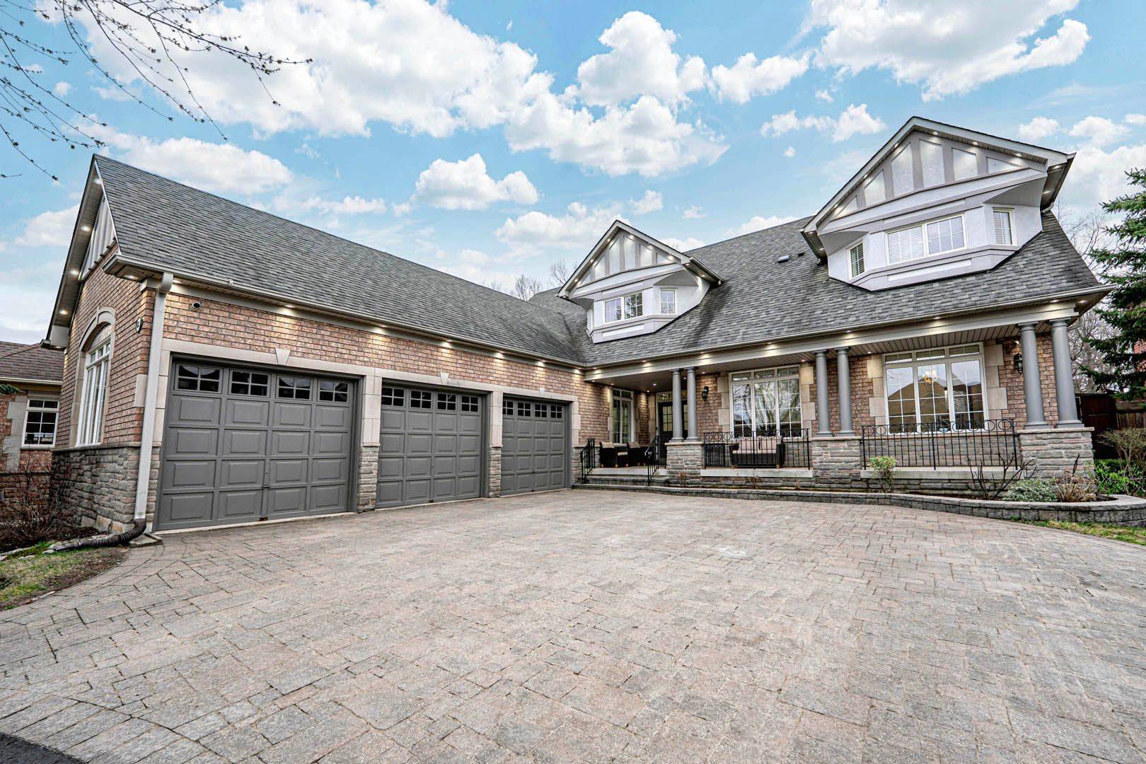 63 Links LN, Brampton, ON L6Y 5H2