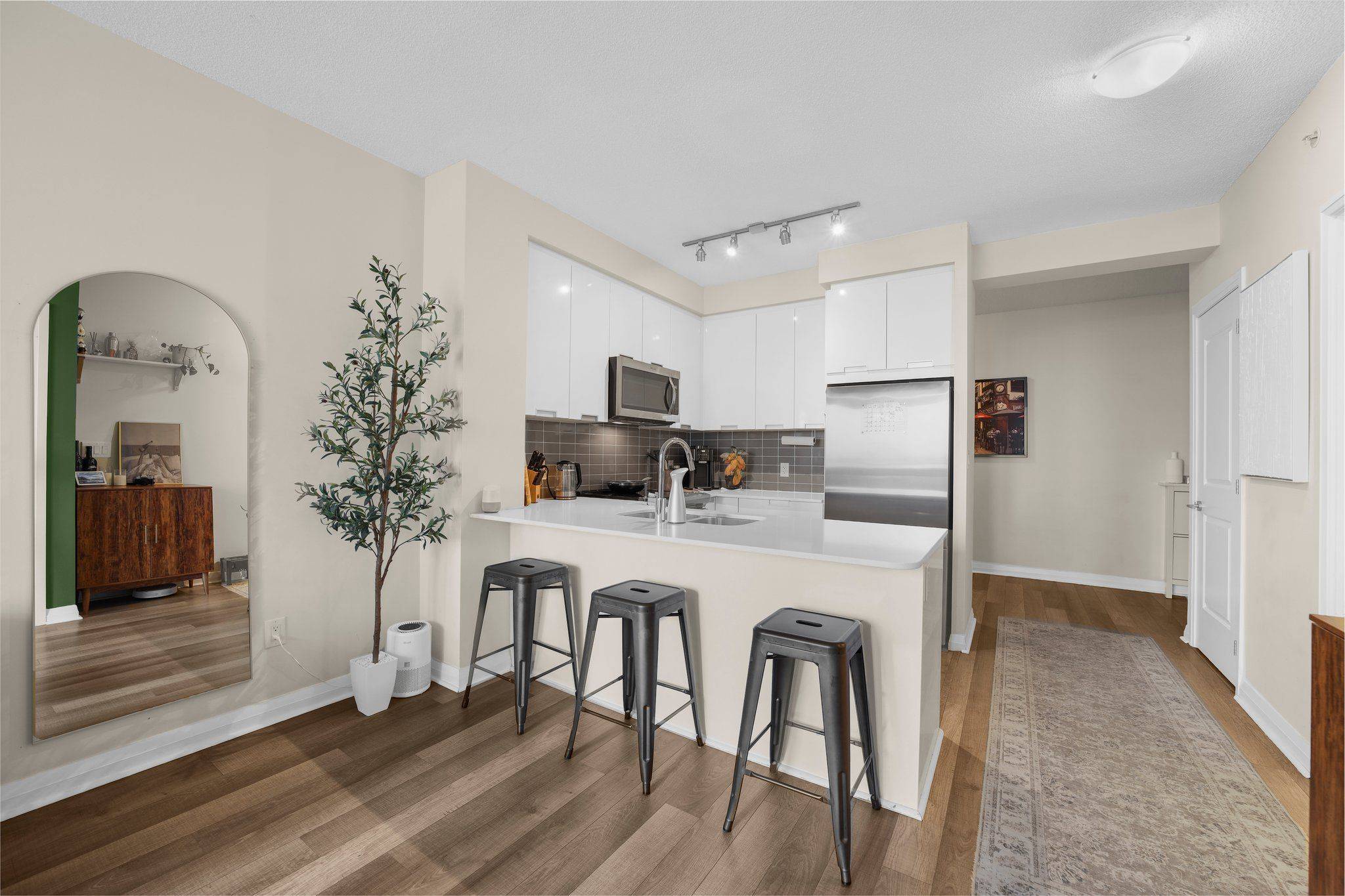 Mississauga, ON L5R 0G5,5025 Four Springs AVE #610