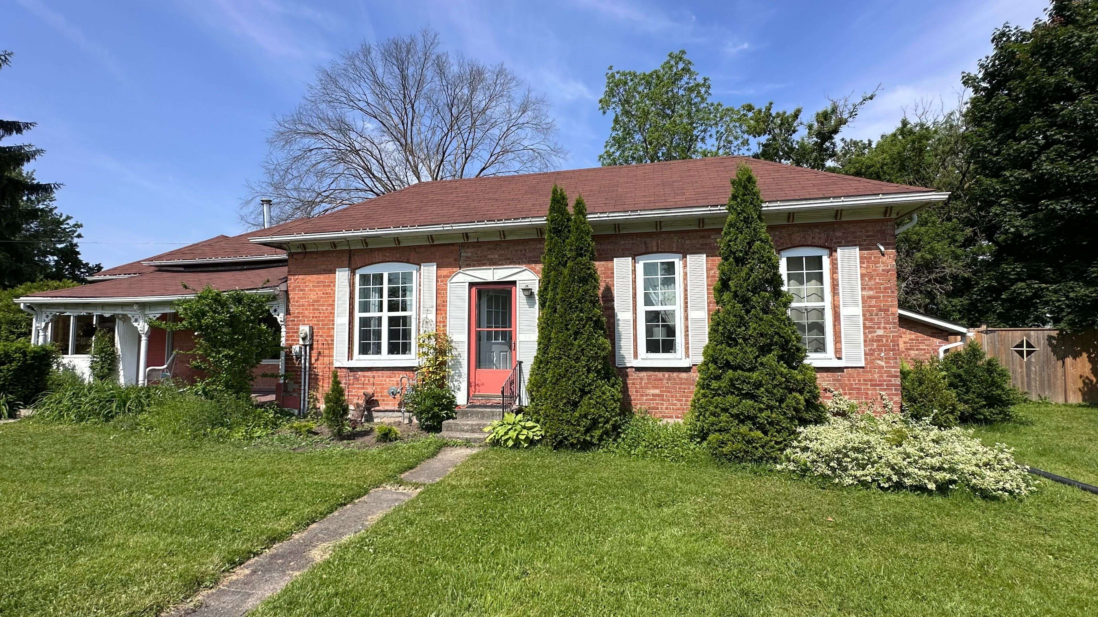 76 Sarah ST, Lambton Shores, ON N0M 2N0