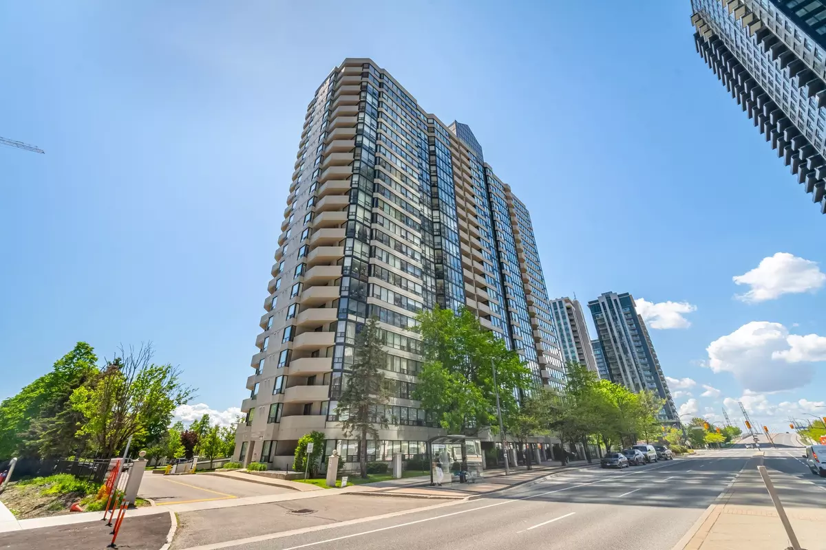 Mississauga, ON L5B 3Y1,330 Rathburn RD W #2008