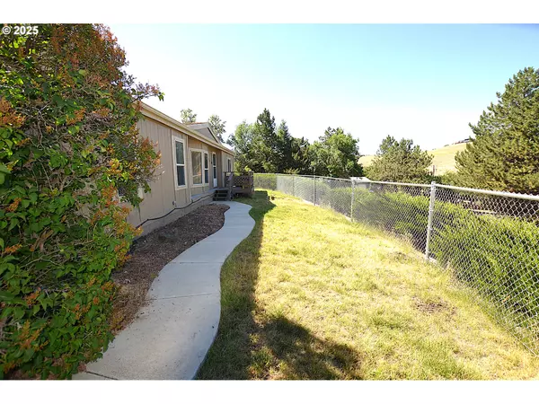 Pendleton, OR 97801,1104 SW Marshall PL