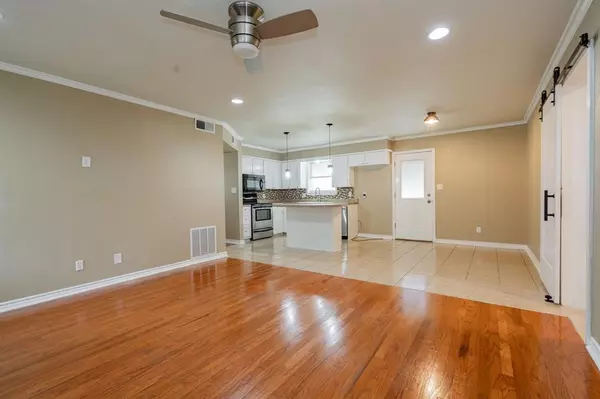 Grand Saline, TX 75140,208 De Gail Street