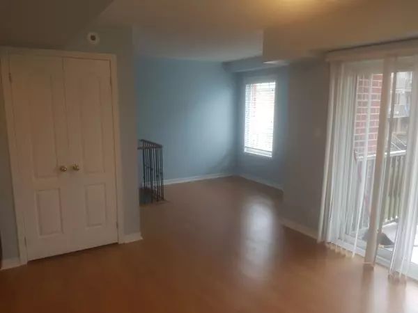 Mississauga, ON L5M 0P7,3250 Bentley DR #60