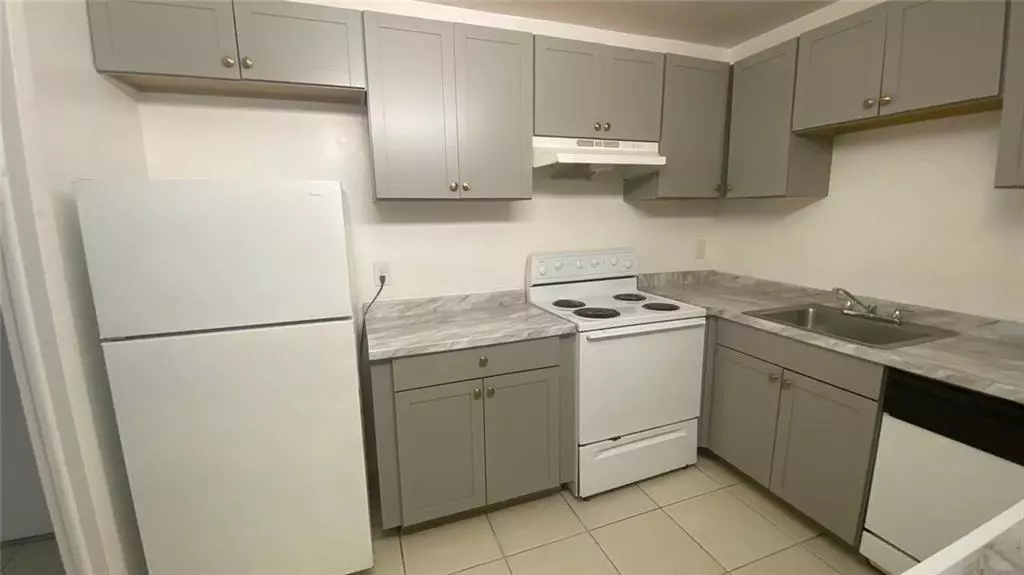 4170 Inverrary Dr #406, Lauderhill, FL 33319