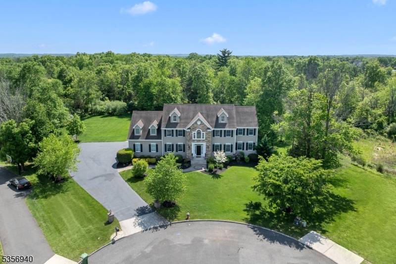 28 Handler Ct, Montgomery Twp., NJ 08502