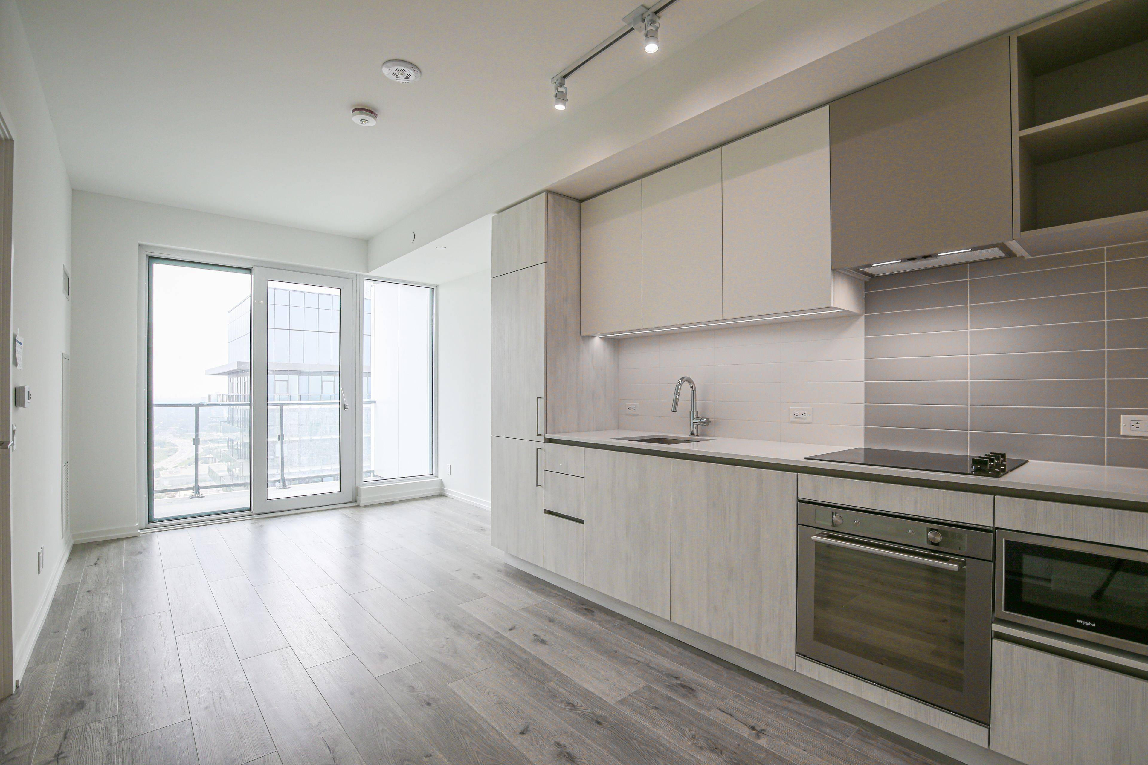 Vaughan, ON L4K 0L1,1000 Portage Pkwy #3909