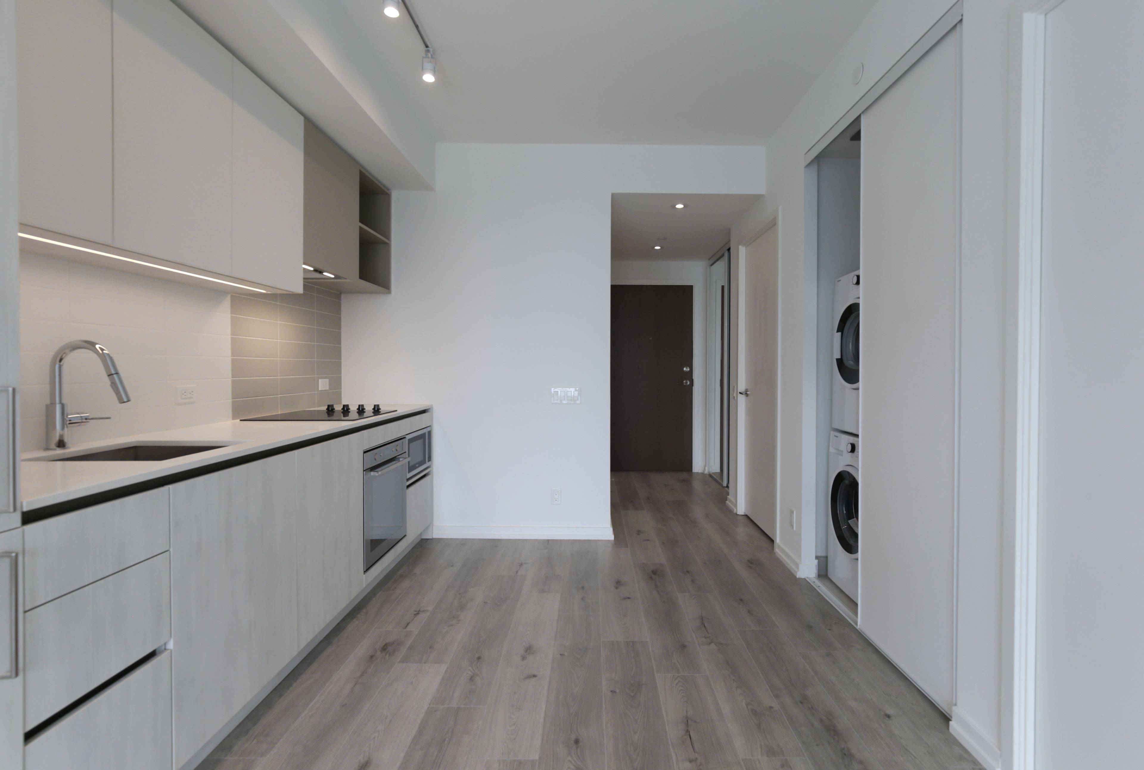 Vaughan, ON L4K 0L1,1000 Portage Pkwy #3909