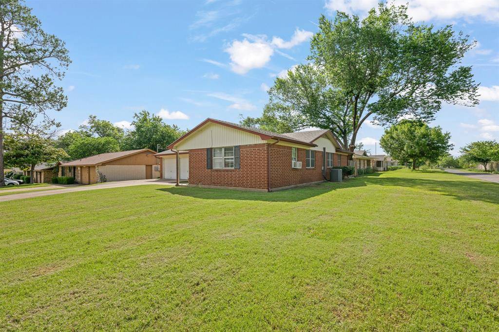 Burleson, TX 76028,118 NE Michael Drive